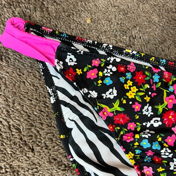 Guess floral print bikini style #20569 size large A80 - Picture 13 of 14